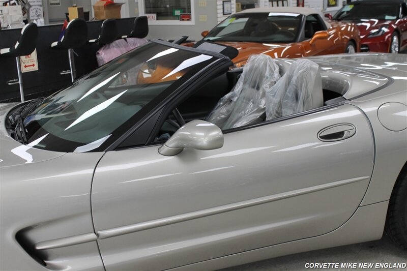 Used 2000 Chevrolet Corvette Convertible w/ Performance Handling Pkg RWD image 28