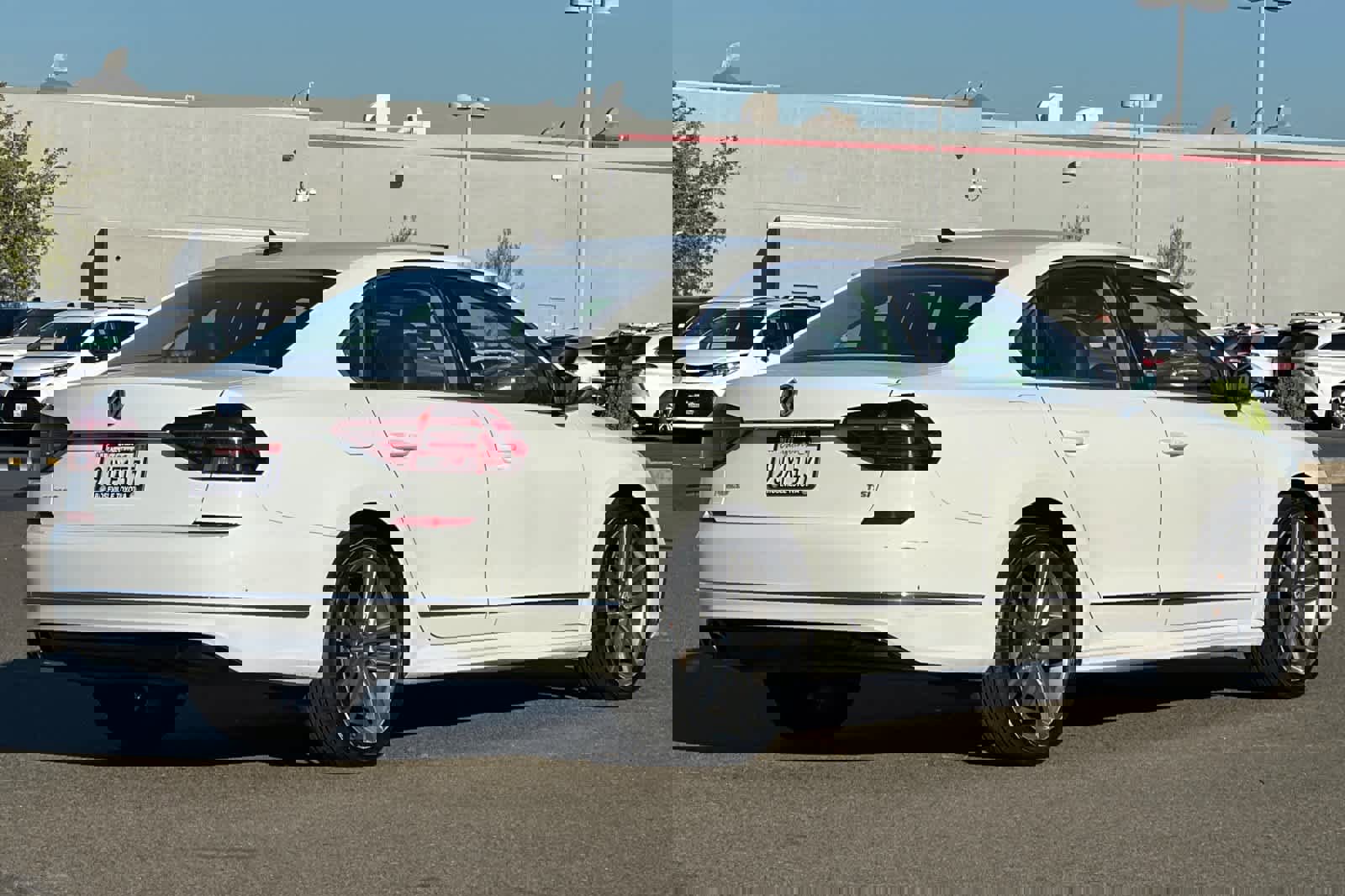 Used 2017 Volkswagen Passat 1.8T R-Line w/ R-Line Lighting Package image 2