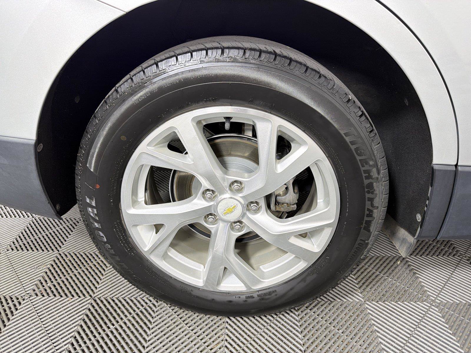 Used 2018 Chevrolet Equinox Premier FWD image 15