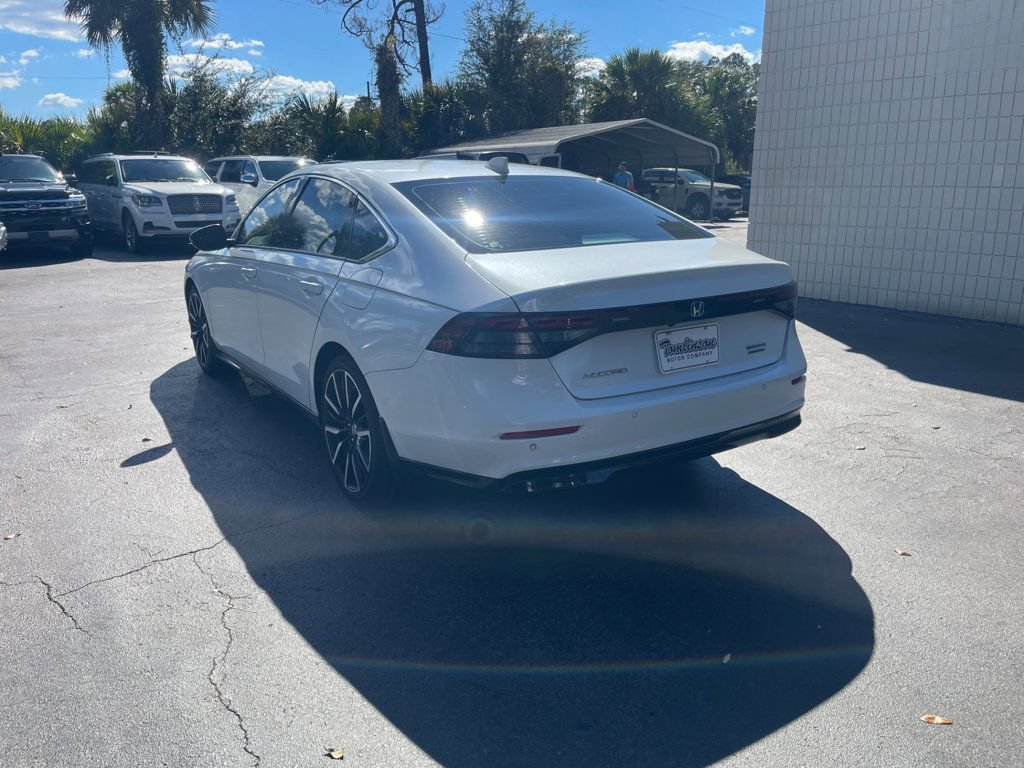 Used 2023 Honda Accord Touring image 3