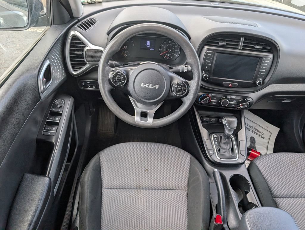 Used 2022 Kia Soul LX w/ Technology Package FWD image 8