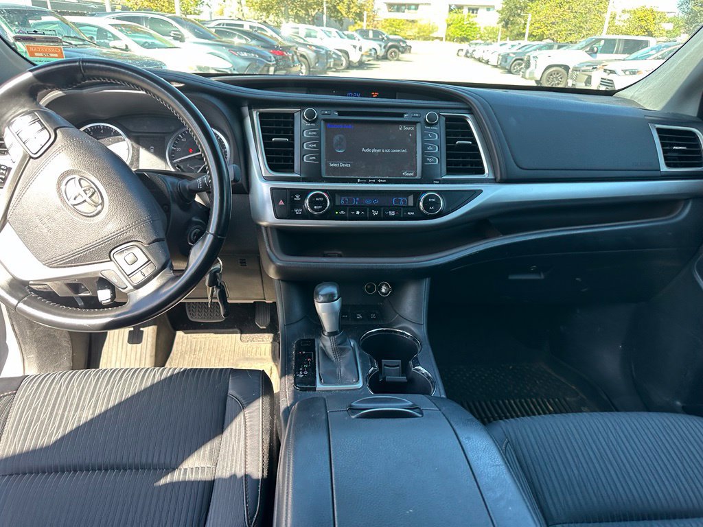 Used 2016 Toyota Highlander LE AWD/4WD image 10