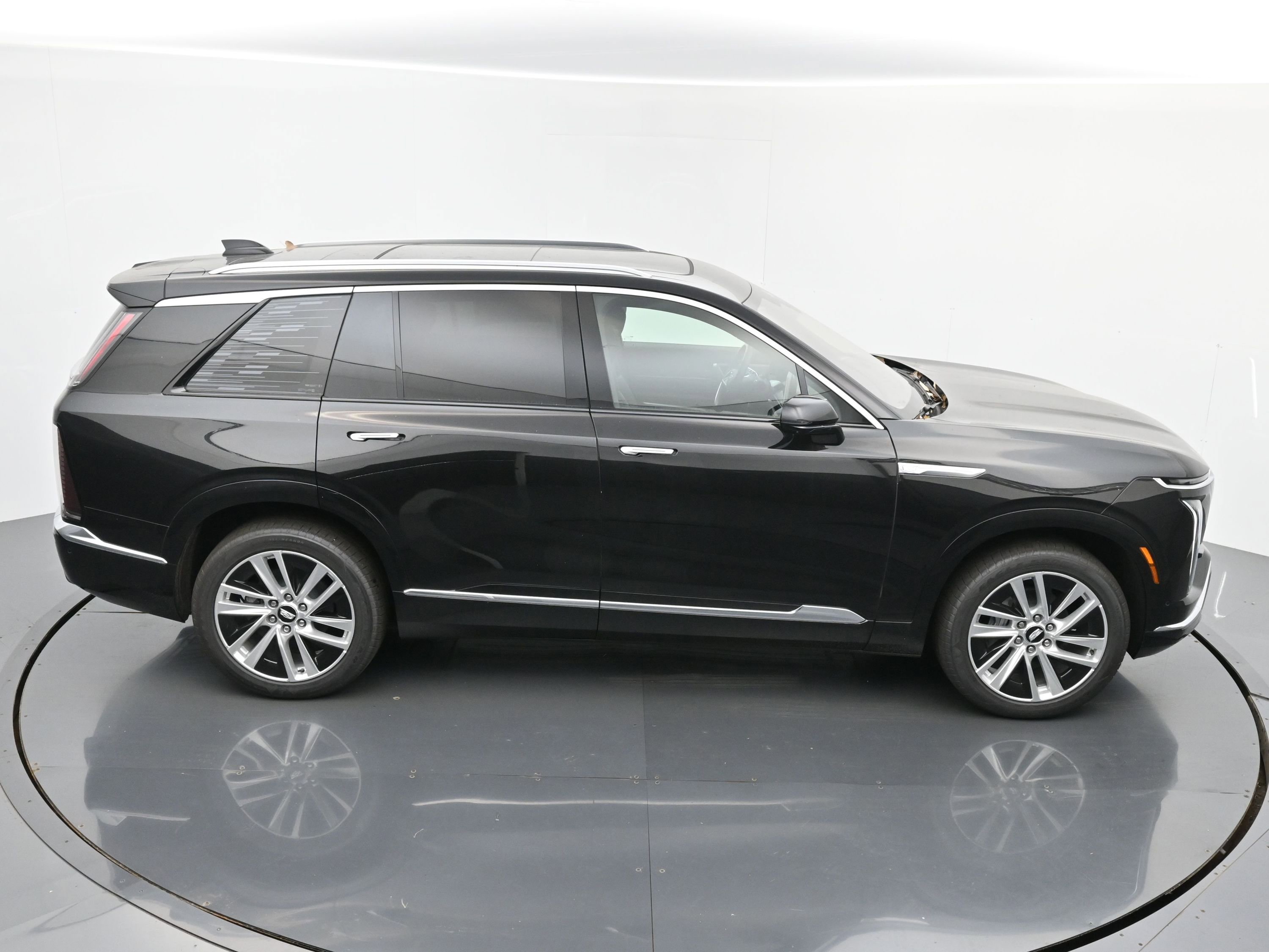 New 2026 Cadillac Vistiq Luxury w/ LPO, Floor Liner Package image 28