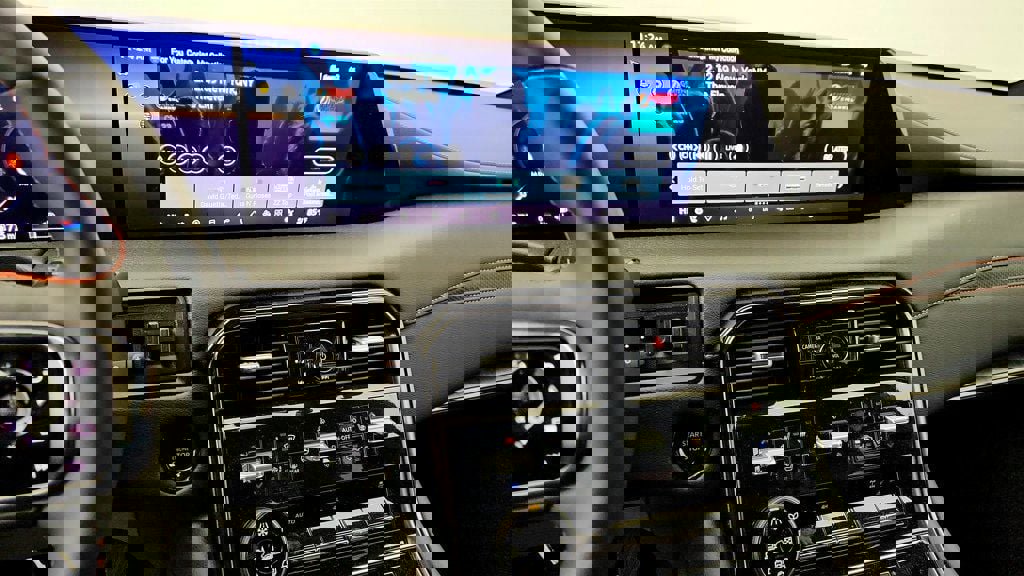 Used 2025 Nissan Armada PRO-4X w/ Pro-4X Premium Package image 18