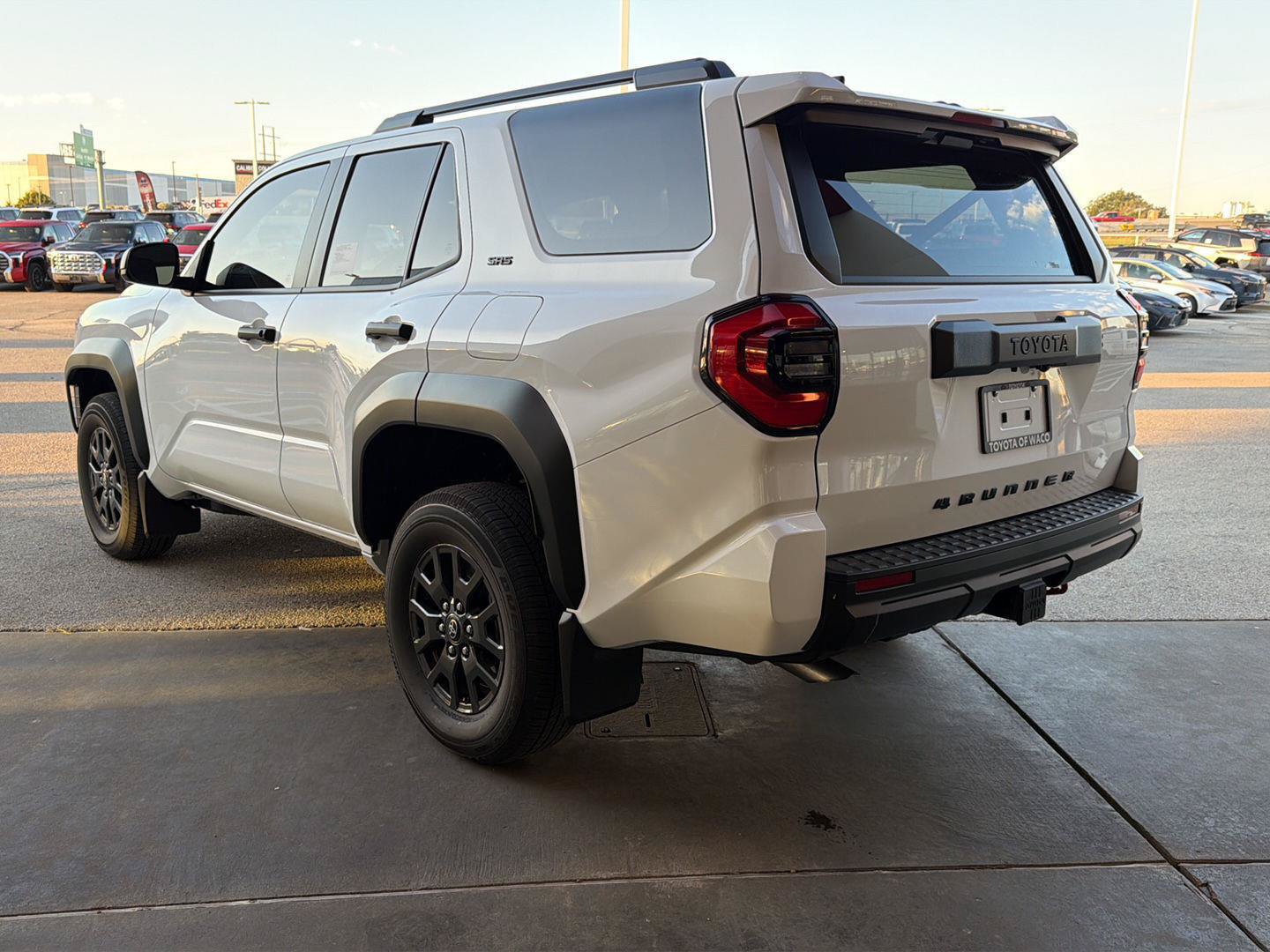 New 2026 Toyota 4Runner SR5 AWD/4WD image 4
