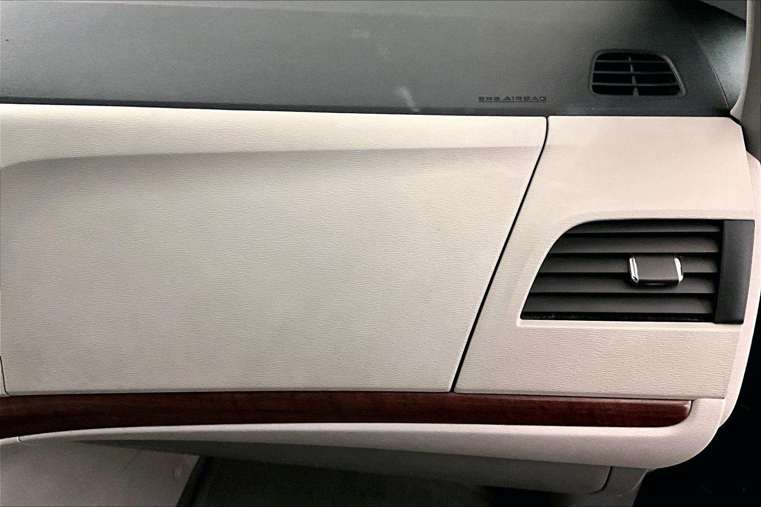 Used 2014 Toyota Sienna XLE image 16