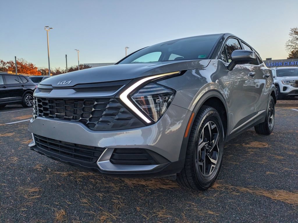 Used 2024 Kia Sportage LX image 8