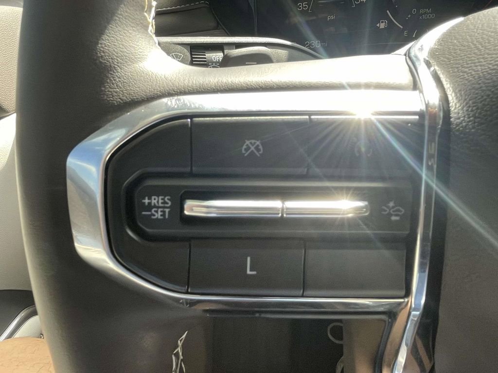 Used 2024 GMC Acadia Denali image 25