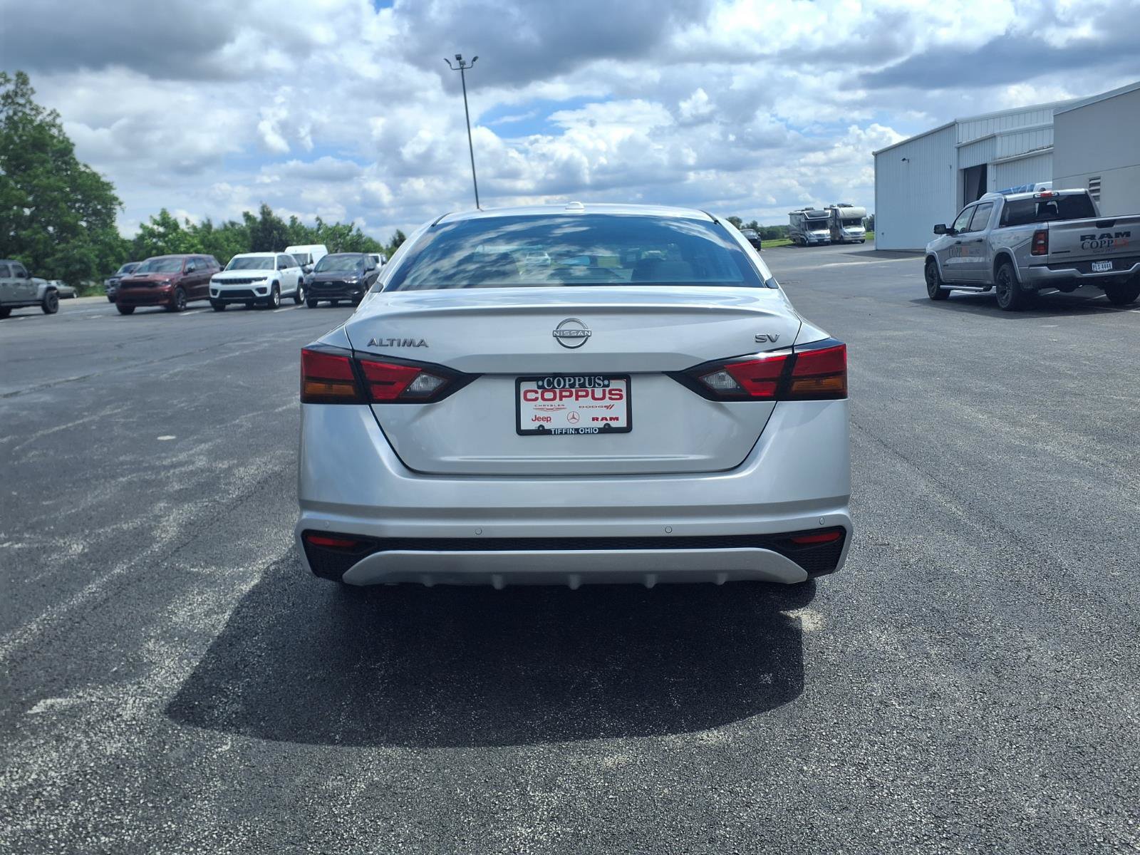Used 2024 Nissan Altima 2.5 SV FWD image 6