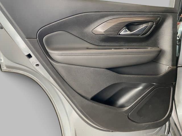 Used 2023 GMC Terrain SLE w/ LPO, Floor Liner Package image 11