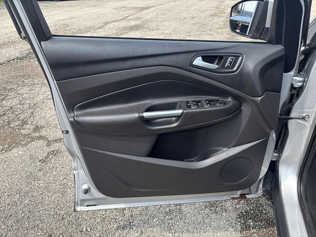 Used 2015 Ford Escape SE image 9