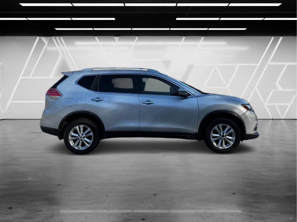 Used 2016 Nissan Rogue SV w/ SV Family Package image 9