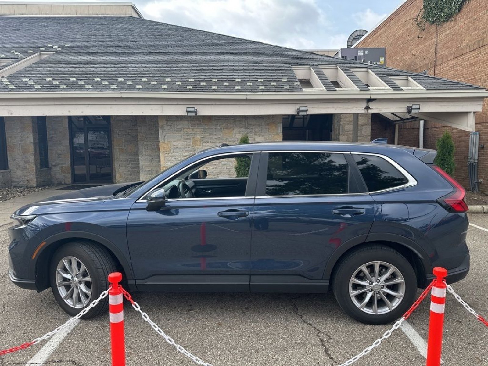 Certified 2023 Honda CR-V EX image 12