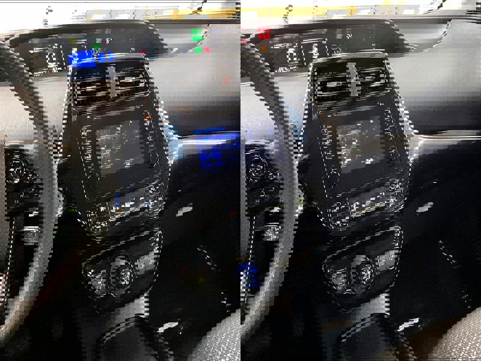 Used 2019 Toyota Prius LE AWD/4WD image 8