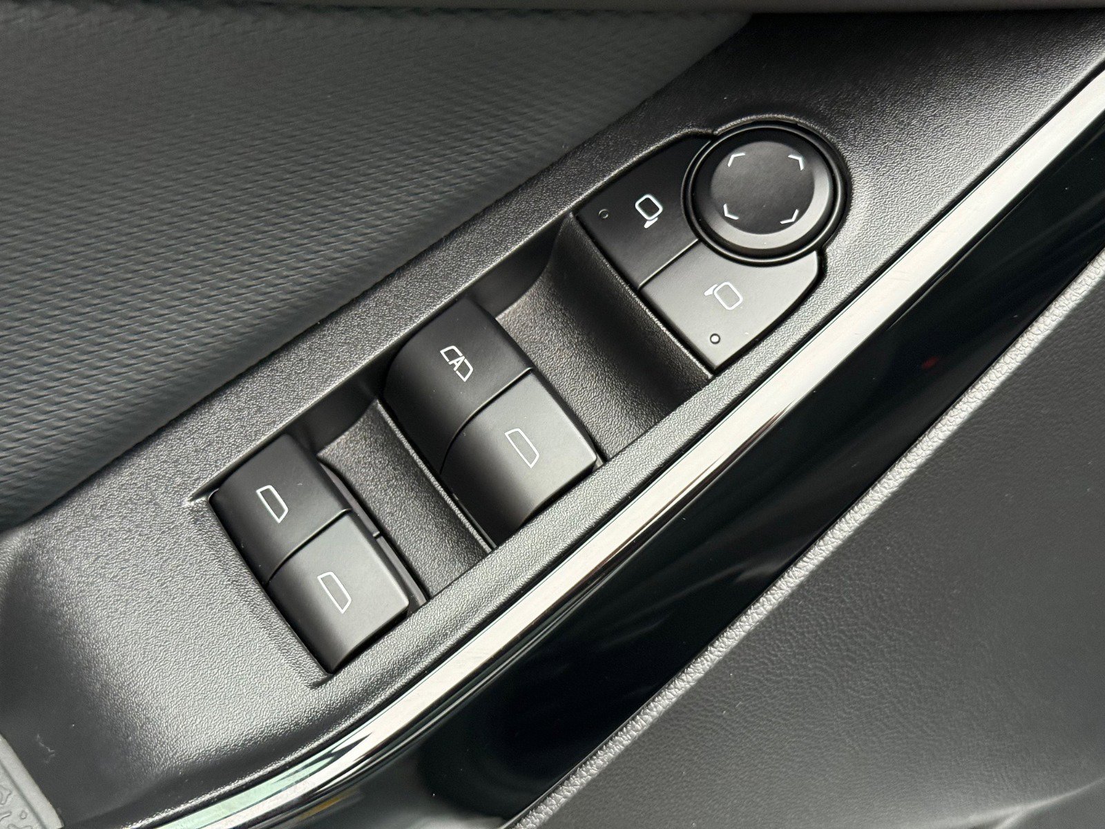 Certified 2025 Chevrolet Equinox LT image 8