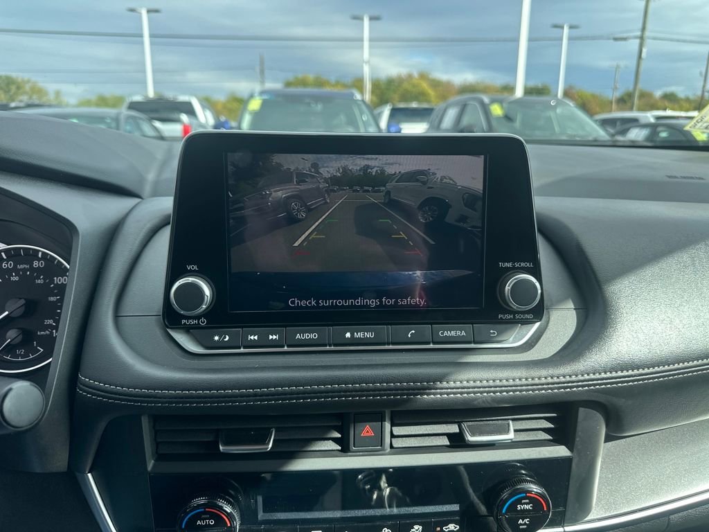 Used 2024 Nissan Rogue SV image 21