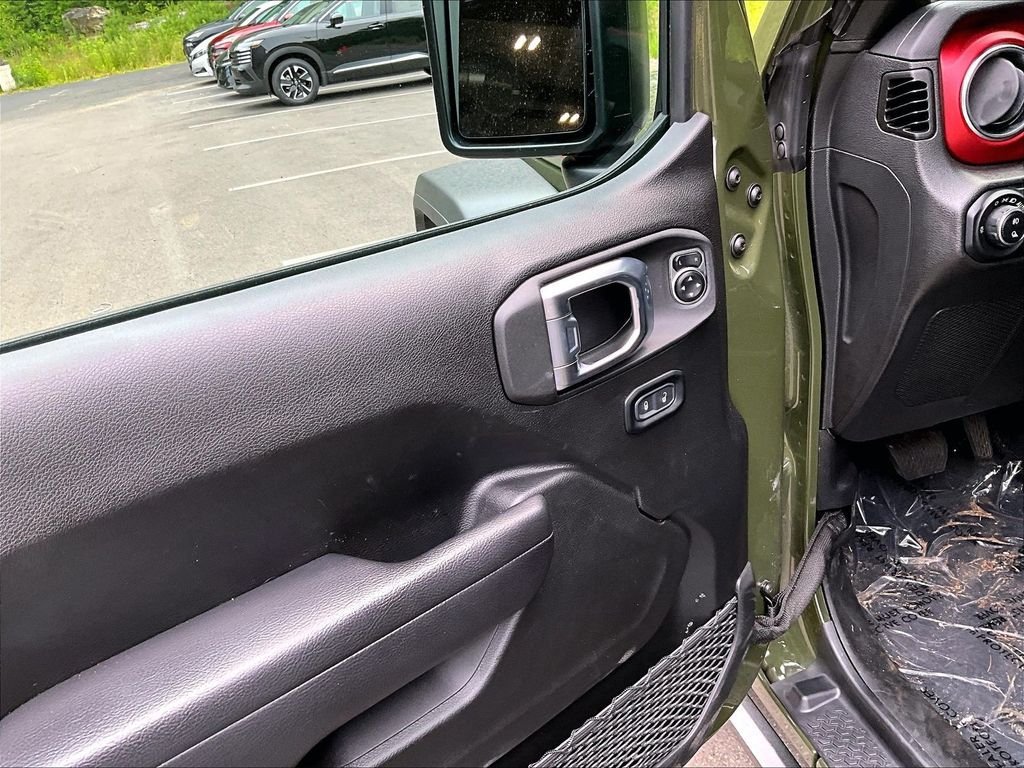Used 2023 Jeep Gladiator Rubicon w/ LED Lighting Group AWD/4WD image 11