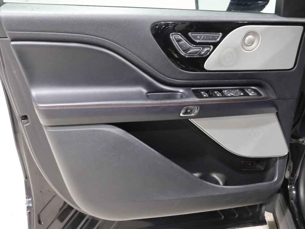 Used 2020 Lincoln Aviator Reserve w/ Equipment Group 202A AWD/4WD image 13