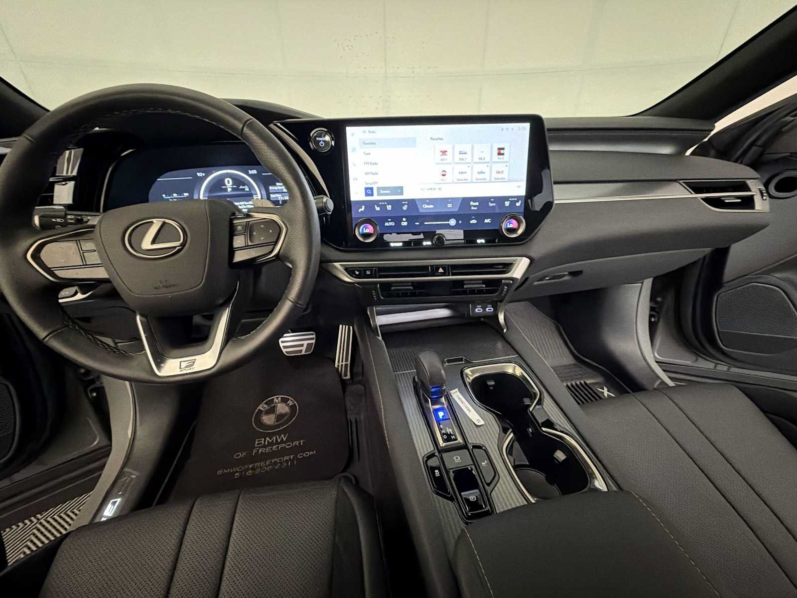Used 2025 Lexus RX 500h F Sport AWD/4WD image 14