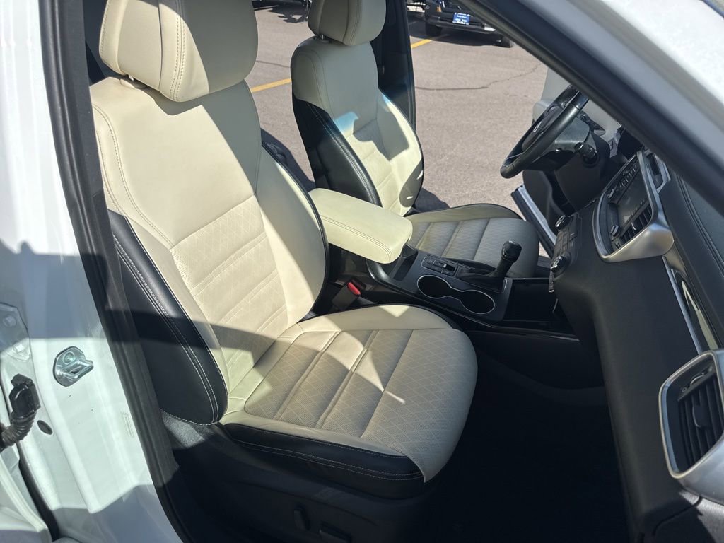 Used 2016 Kia Sorento SX w/ SXL Technology Package image 15