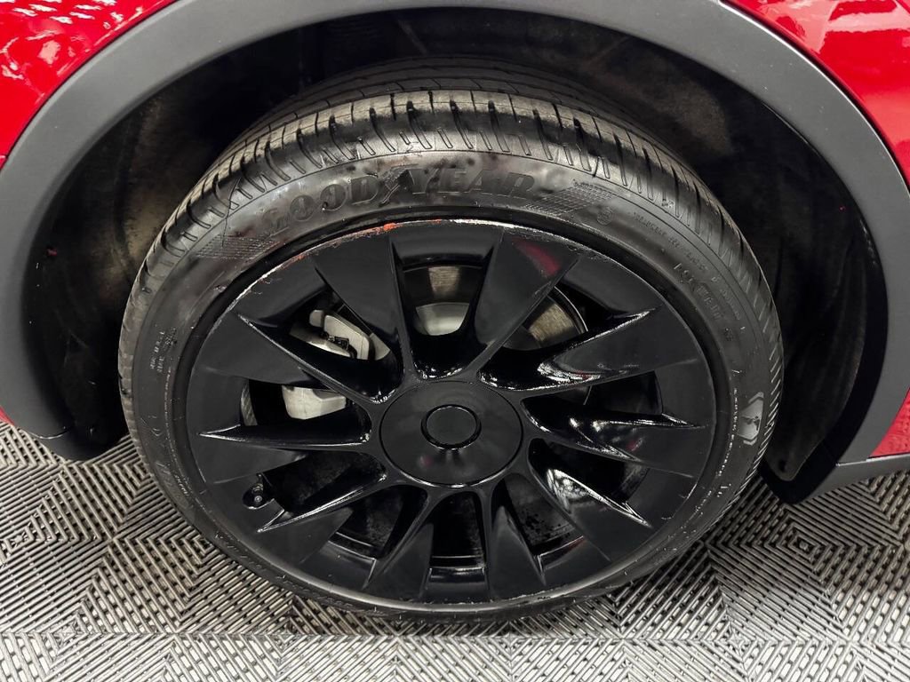 Used 2021 Tesla Model Y Long Range image 19