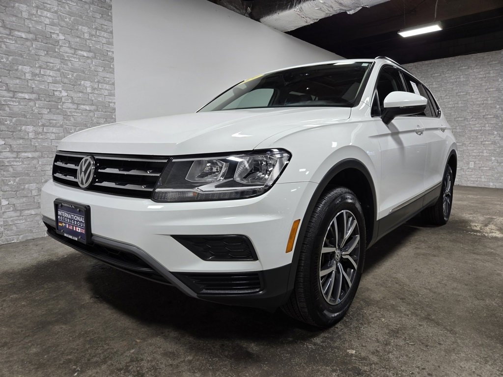 Used 2020 Volkswagen Tiguan SE w/ Panoramic Sunroof Package image 5