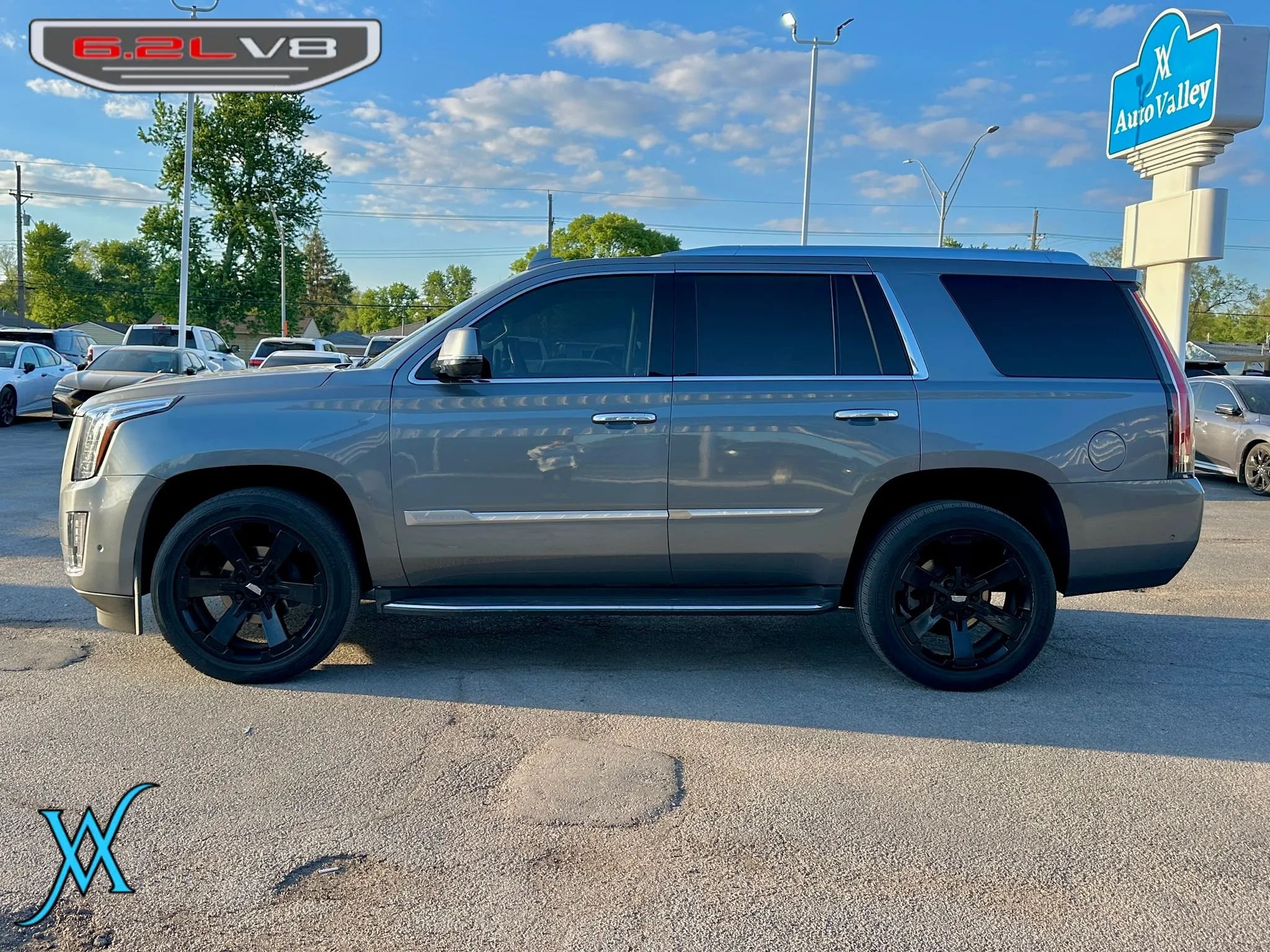 Used 2020 Cadillac Escalade Luxury AWD/4WD image 4