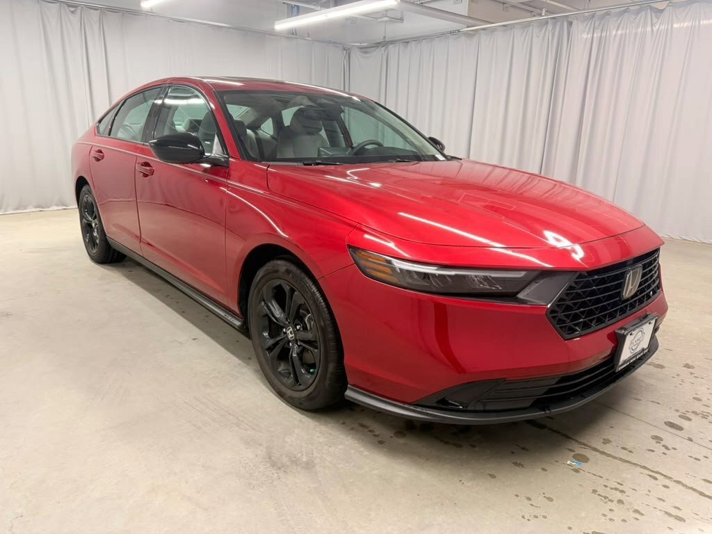 Certified 2025 Honda Accord SE image 2