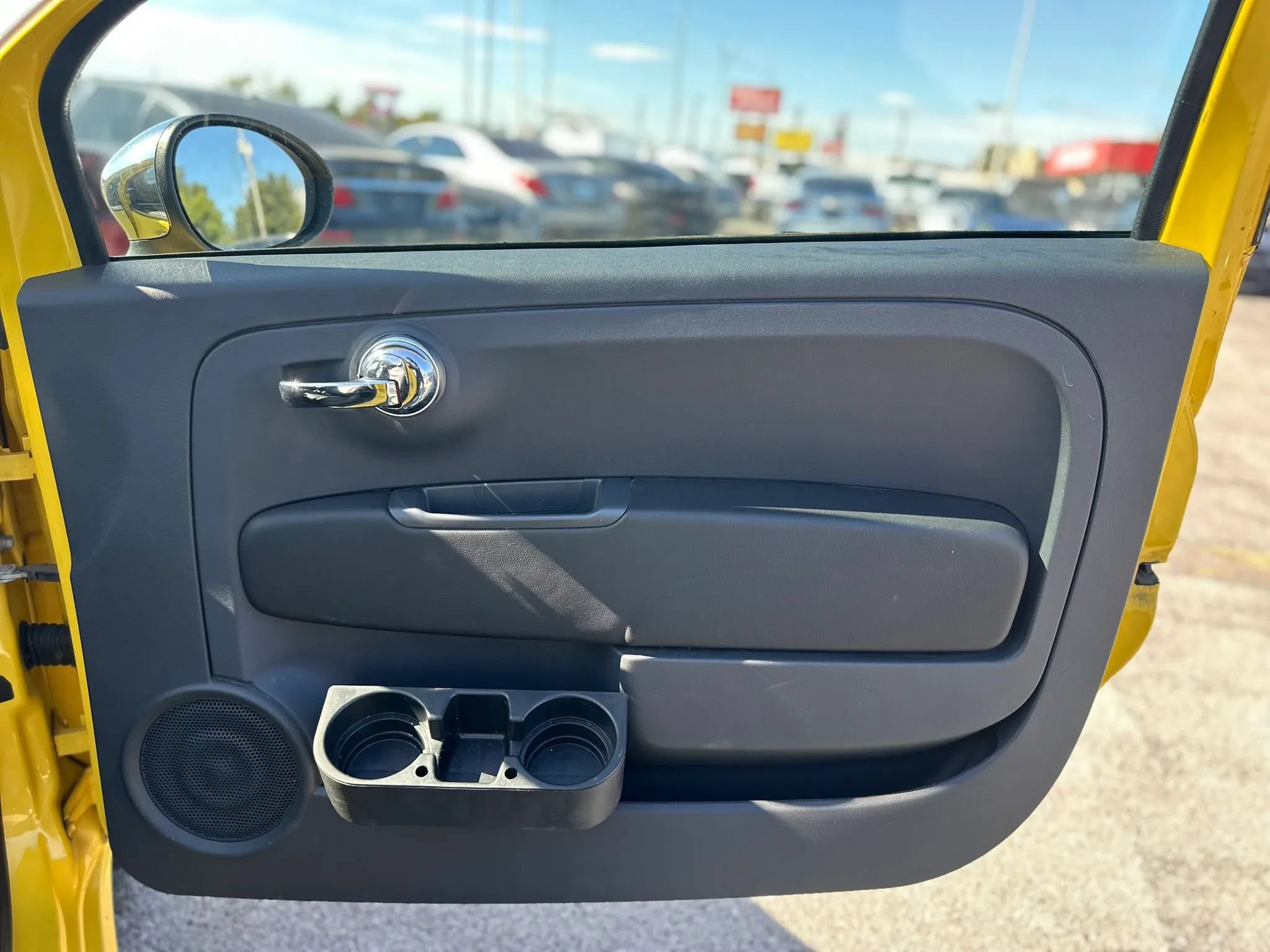 Used 2017 FIAT 500 Lounge FWD image 29