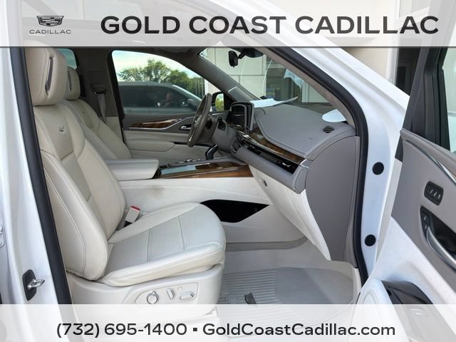 Used 2024 Cadillac Escalade Premium Luxury Platinum AWD/4WD image 7