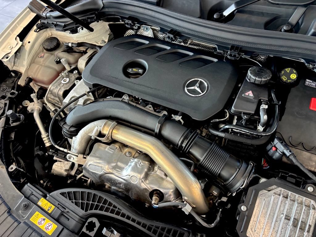 Used 2025 Mercedes-Benz GLA 250 4MATIC w/ Winter Package image 40