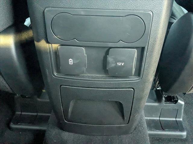 Used 2023 Ford Explorer XLT image 15