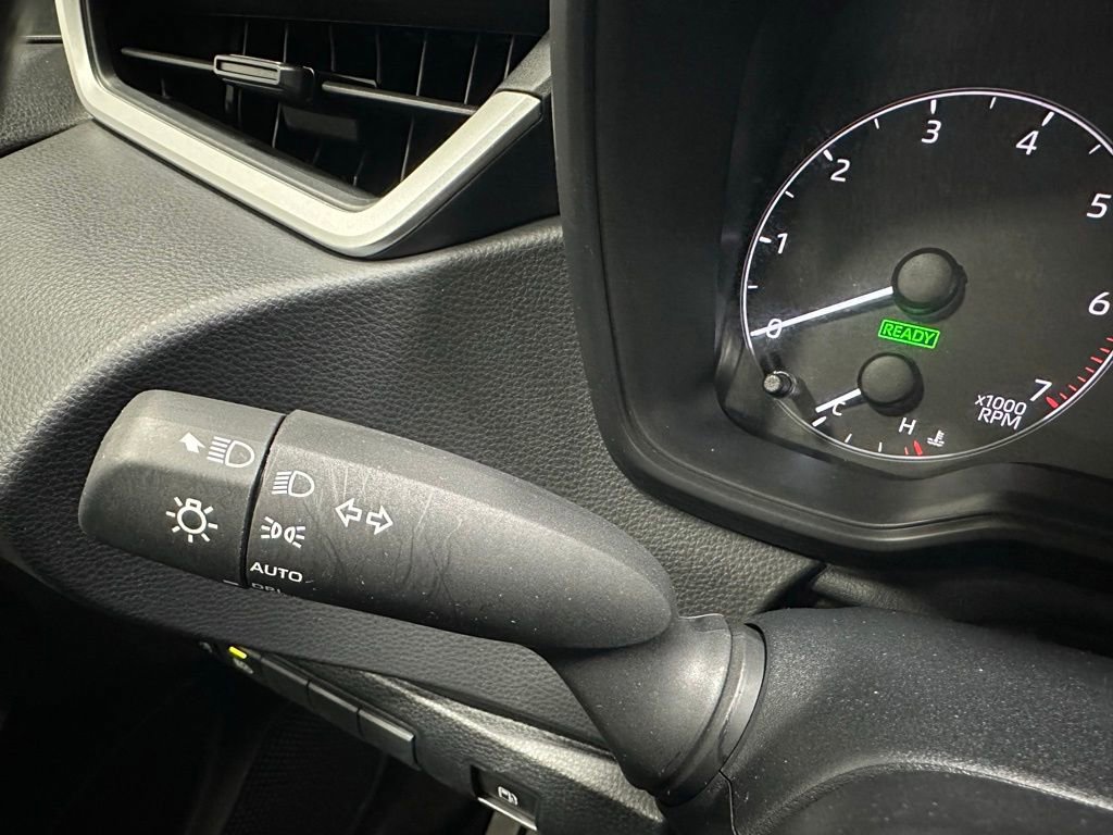 Used 2025 Toyota Corolla LE image 21