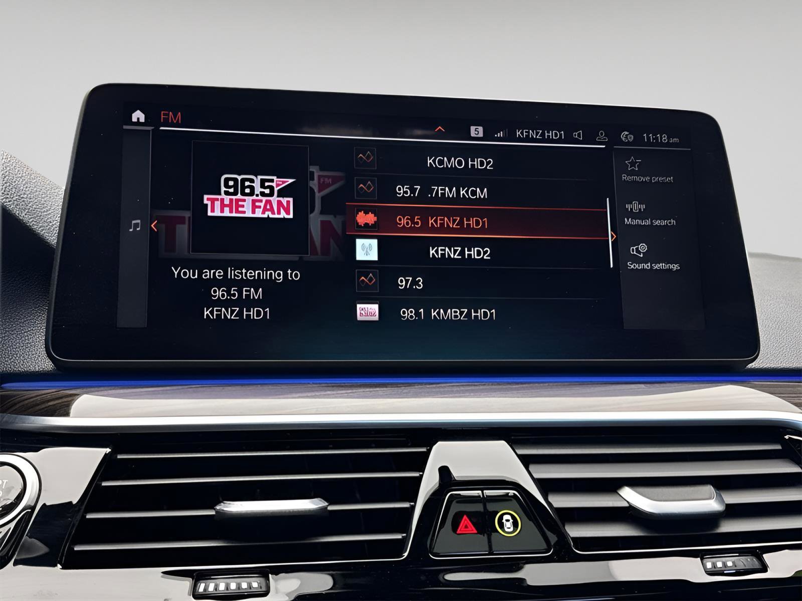 Used 2021 BMW 530i xDrive 530i xDrive w/ Premium Package image 16