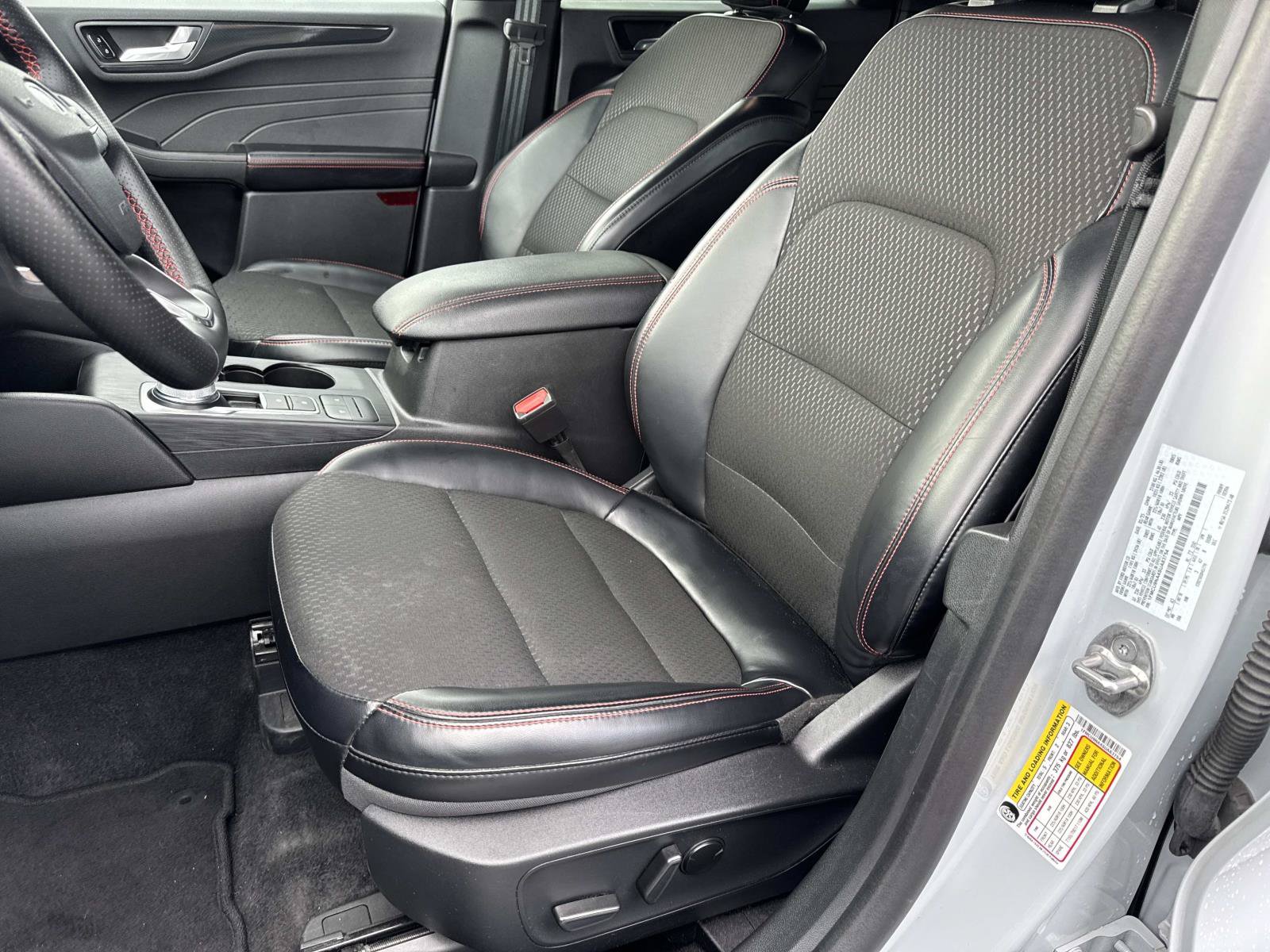 Used 2025 Ford Escape ST-Line Select AWD/4WD image 29