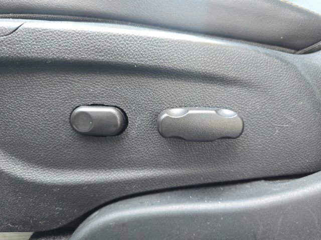 Used 2017 Chevrolet Trax LT w/ Sun & Sound Package image 10