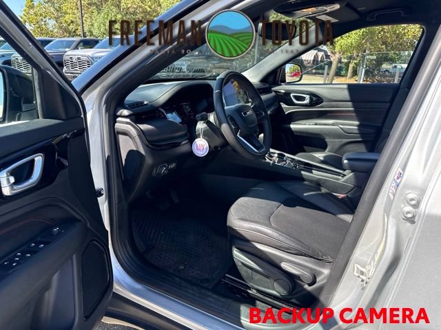 Used 2024 Jeep Compass Trailhawk AWD/4WD image 7