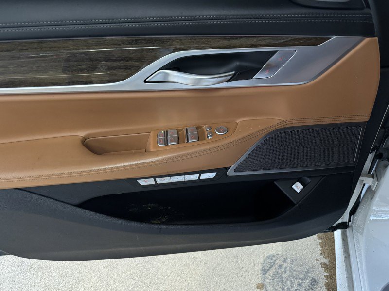 Used 2018 BMW 750i xDrive image 48