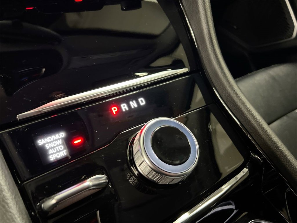 Used 2022 Jeep Grand Cherokee Limited image 17