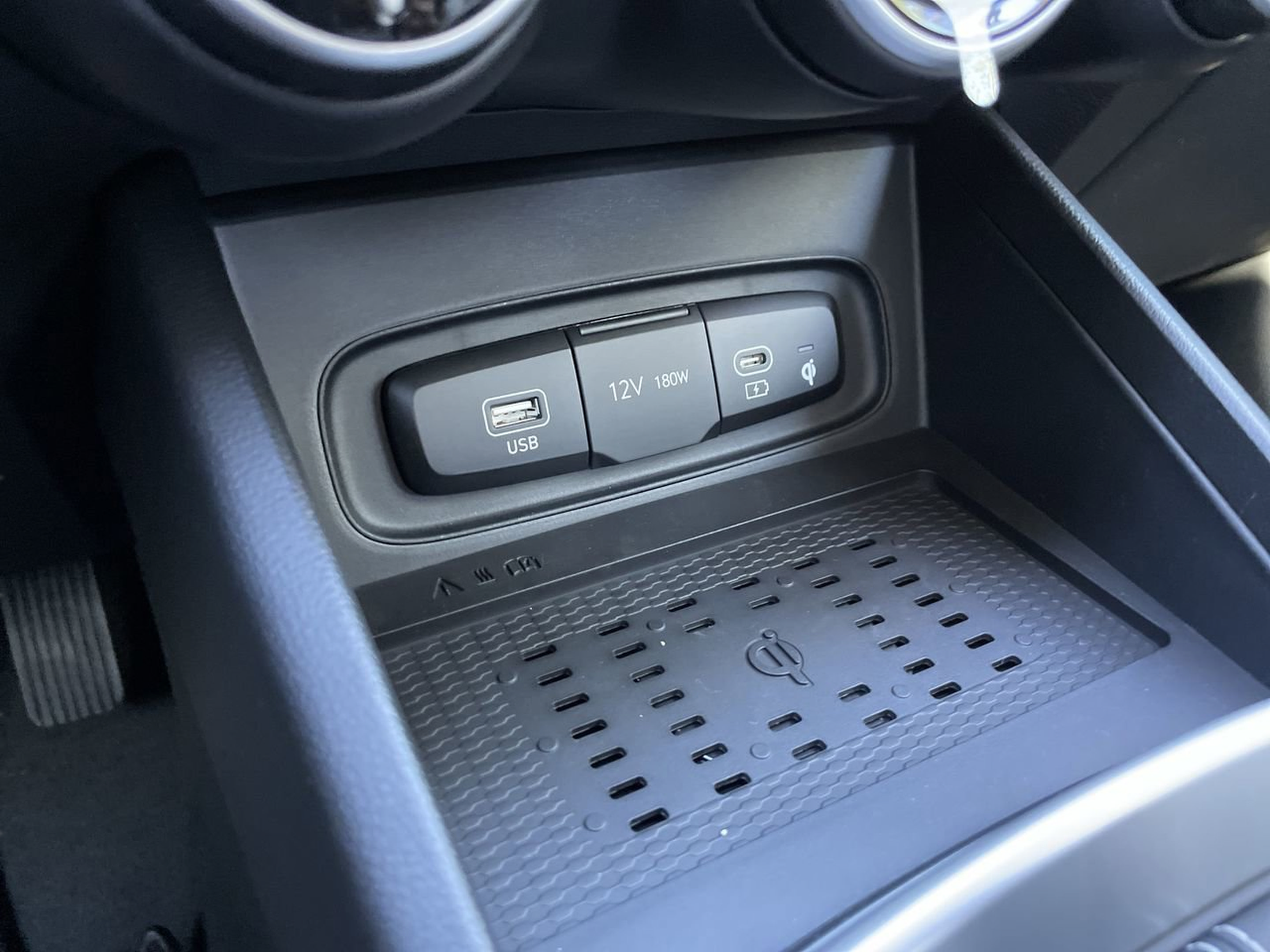 Certified 2026 Hyundai Venue SEL FWD image 30