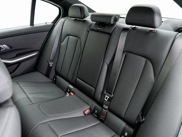 Used 2021 BMW 330e xDrive image 24