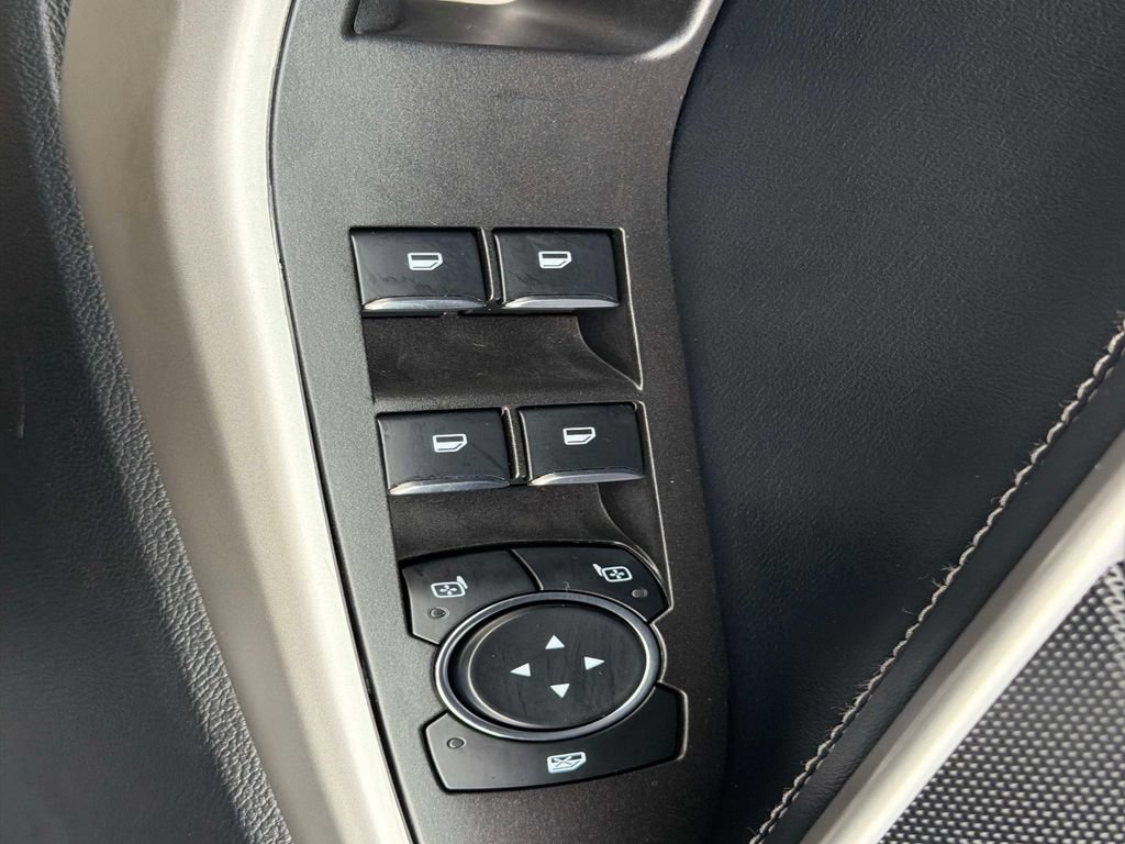 Used 2023 Ford Explorer XLT w/ Equipment Group 202A AWD/4WD image 21