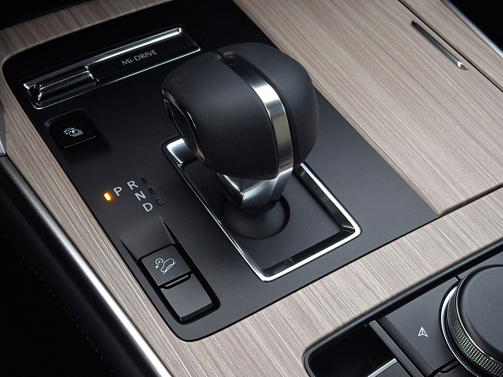 New 2026 MAZDA CX-90 Plug-In Hybrid w/ Preferred image 11