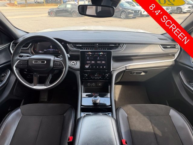 Used 2023 Jeep Grand Cherokee Altitude AWD/4WD image 3