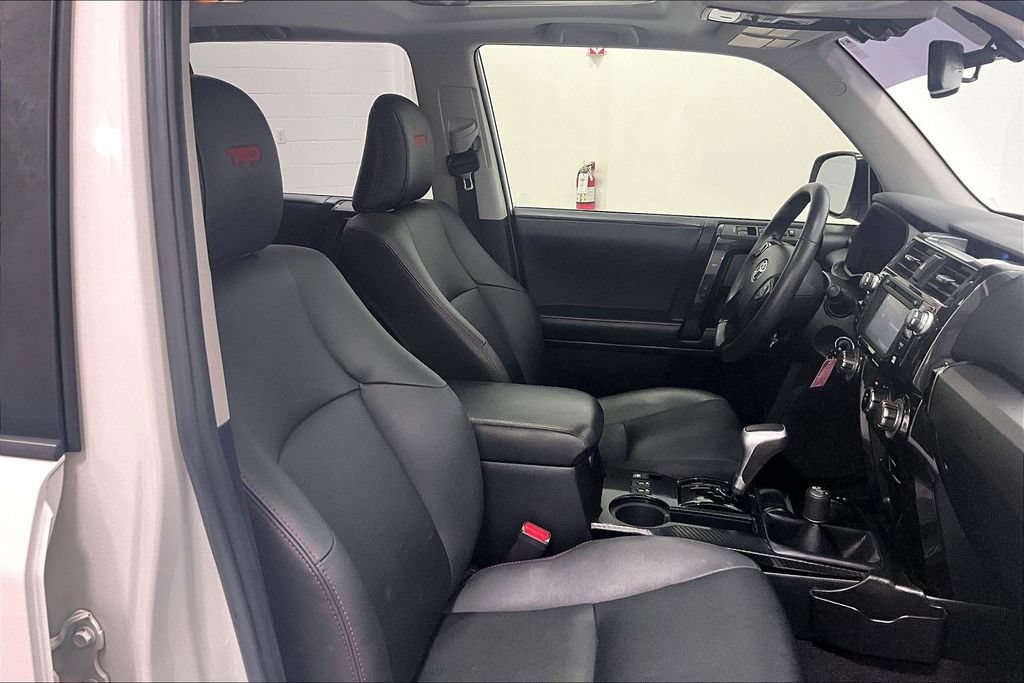 Used 2019 Toyota 4Runner TRD Off-Road Premium AWD/4WD image 7