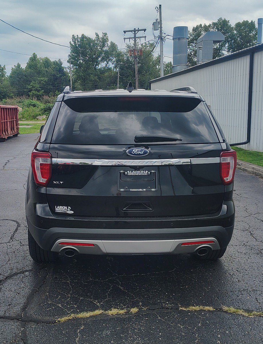 Used 2017 Ford Explorer XLT w/ Equipment Group 201A FWD image 6