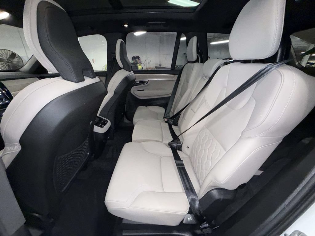 Used 2025 Volvo XC90 B6 Plus AWD/4WD image 19