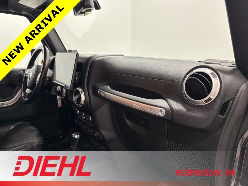 Used 2018 Jeep Wrangler Unlimited Rubicon w/ Connectivity Group image 14