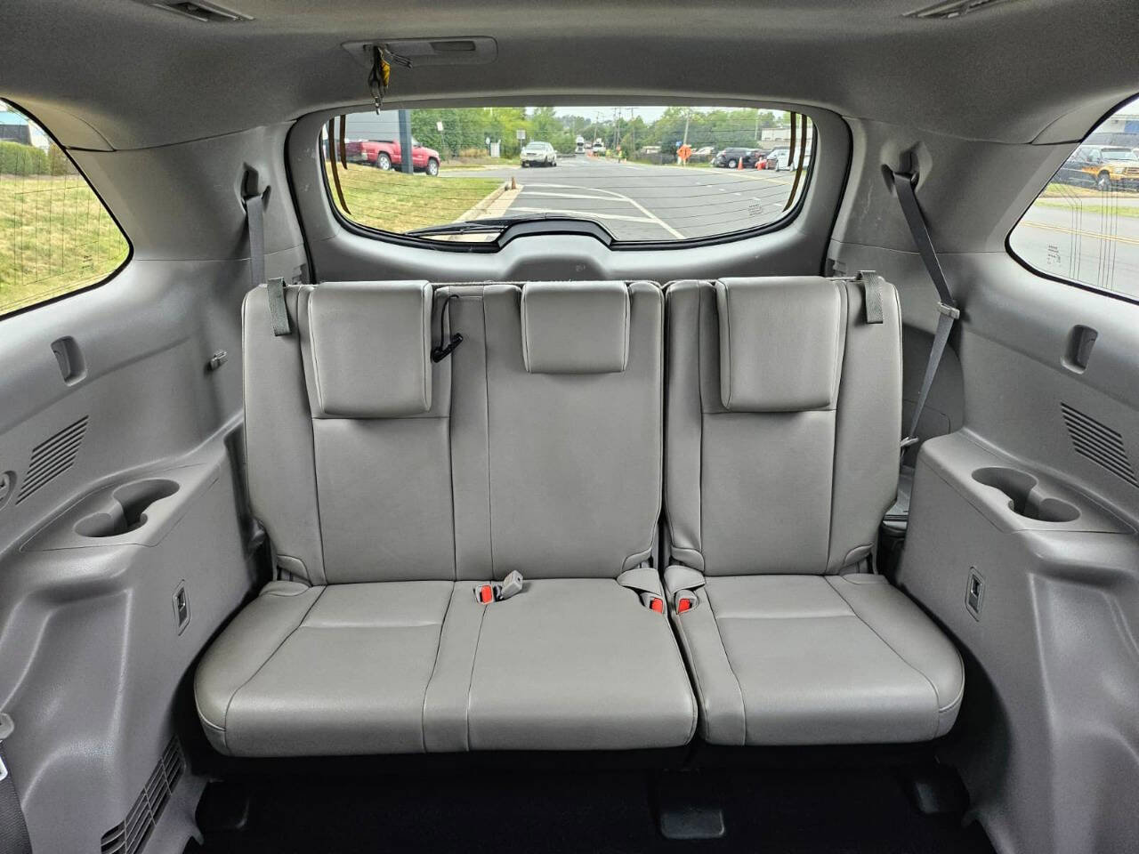 Used 2019 Toyota Highlander XLE image 12