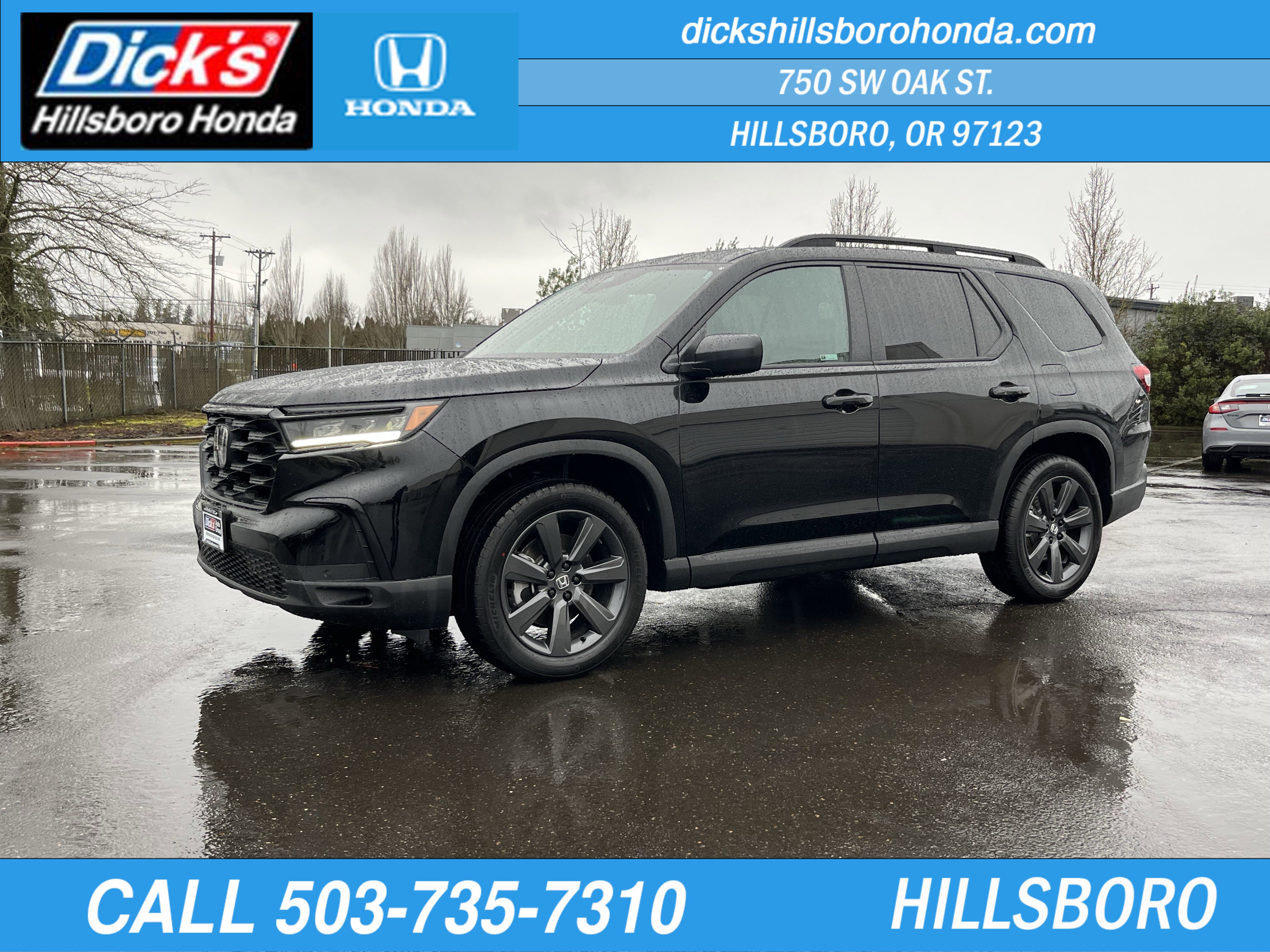 Used 2025 Honda Pilot Sport image 1